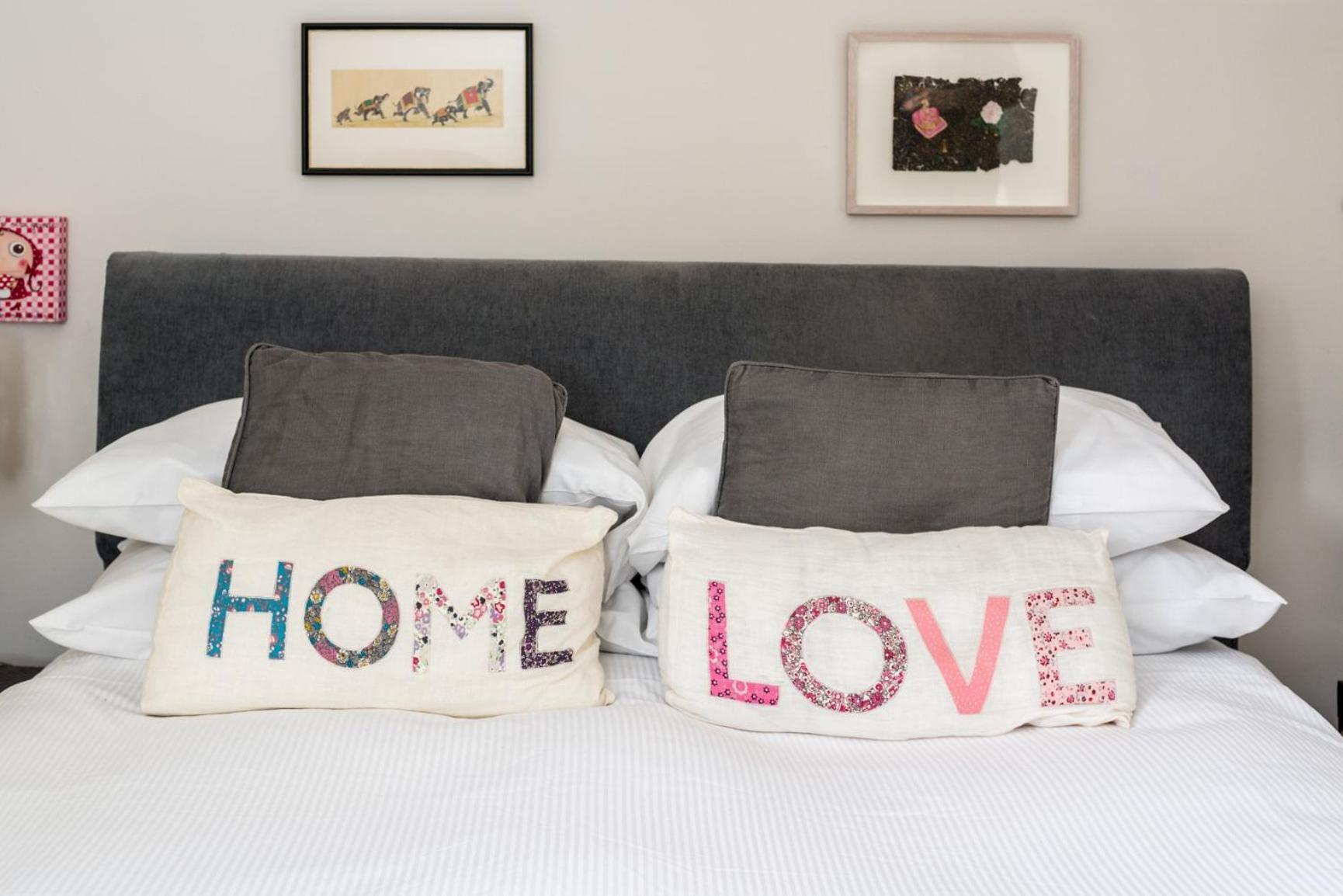 Pleasant Earl'S Court Apartment Near Hyde Park By Underthedoormat 런던 외부 사진